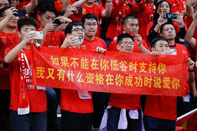 世体：马竞签库库面临曼城和巴萨竞争，球员转会费可能达7000万欧